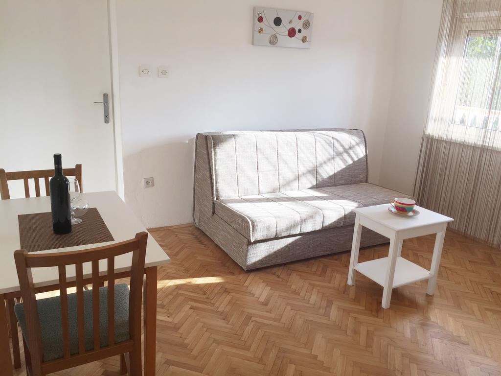 Nina Apartament *
